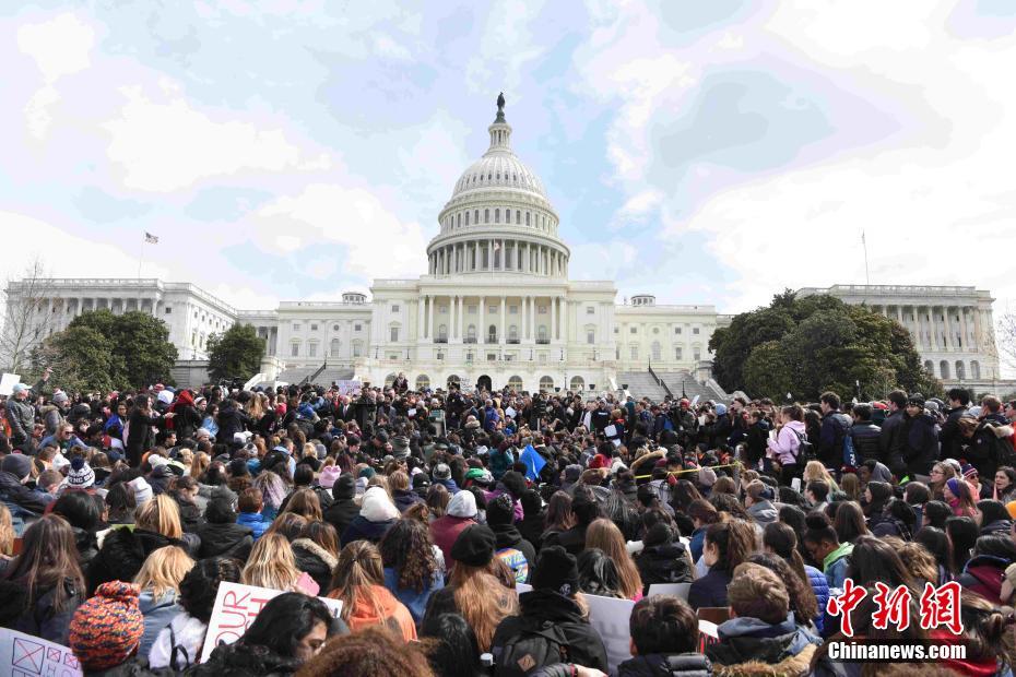 邁克-布朗：要好好夸夸詹姆斯 他末節連續得分 我該再叫暫停的